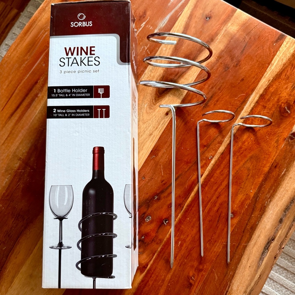 Silver Wine Stakes Set